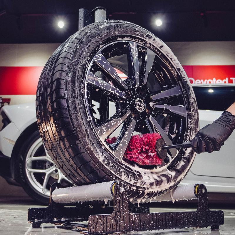 Wheel & Tire Detailing Stand - Stojan na čistenie kolies
